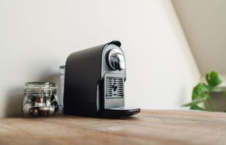 Koffiezetapparaat op de slaapkamer, zodat iedereen op eigen tijd koffie drinkt